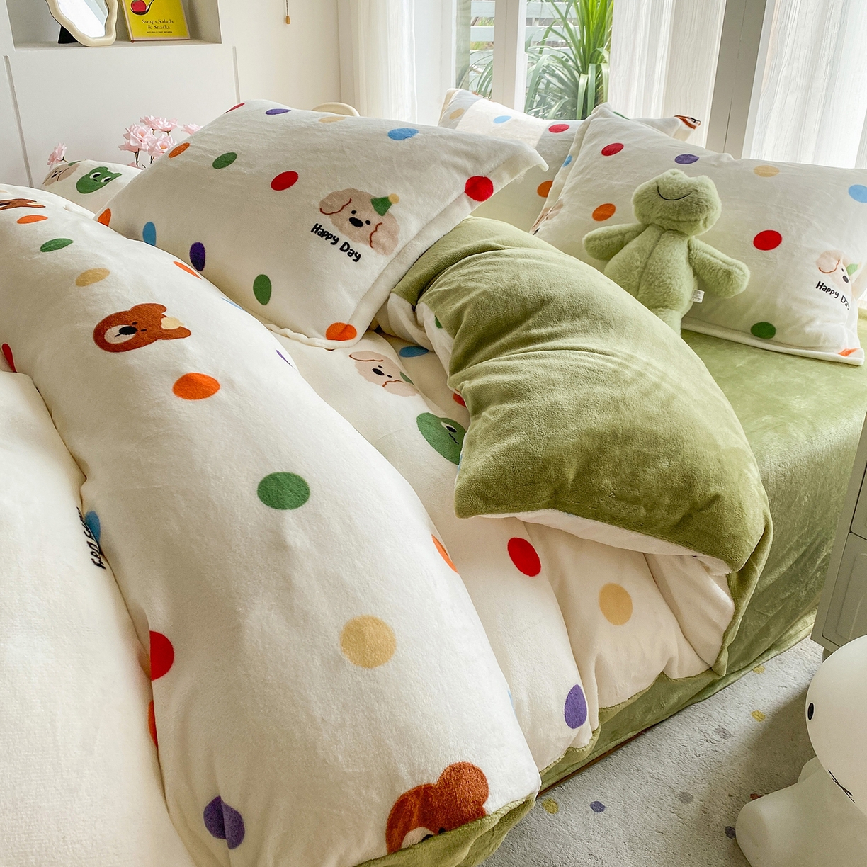 91家纺网 家纺一手货源 找家纺 梵克保罗 2025新款A类高克重牛奶绒印花四件套（包含买家秀） 童年米白