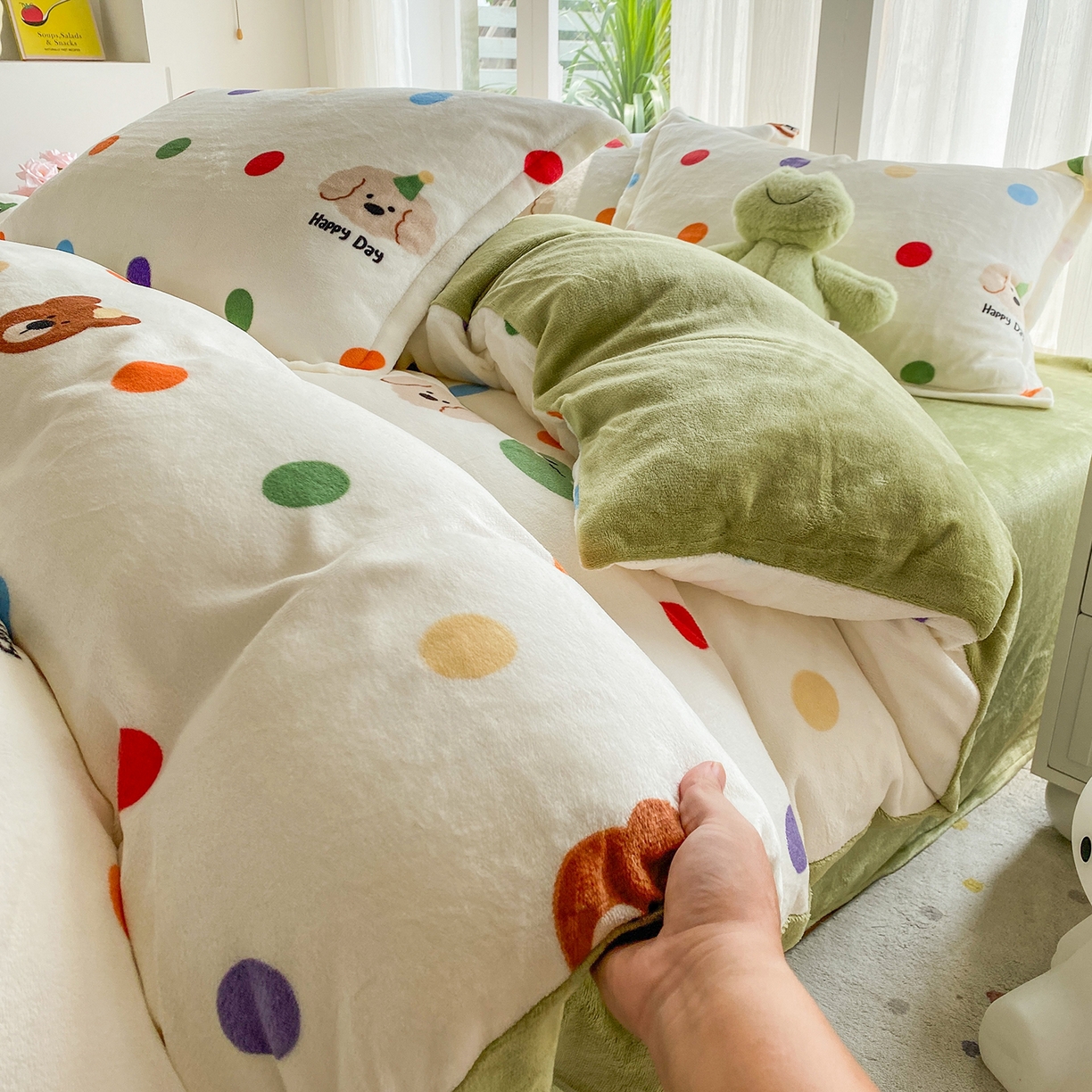 91家纺网 家纺一手货源 找家纺 梵克保罗 2025新款A类高克重牛奶绒印花四件套（包含买家秀） 童年米白