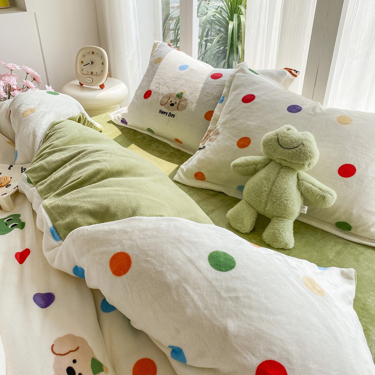 91家纺网 家纺一手货源 找家纺 梵克保罗 2025新款A类高克重牛奶绒印花四件套（包含买家秀） 童年米白