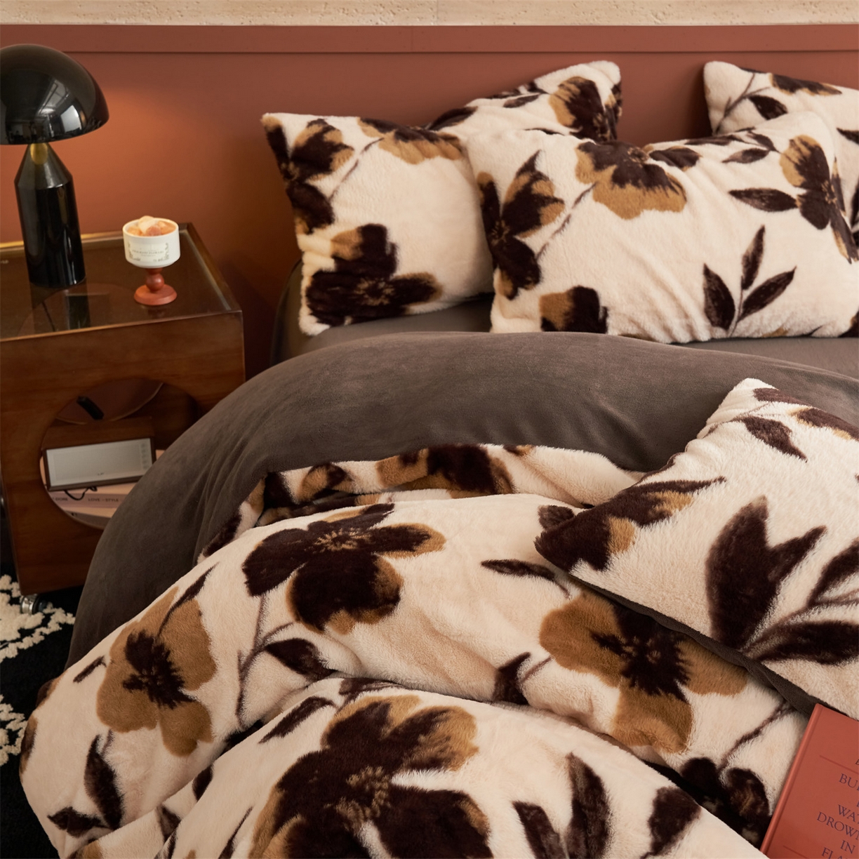 91家纺网 家纺一手货源 找家纺 金鹰 2025新款暖肤兔毛绒四件套牛奶绒四件套 花韵