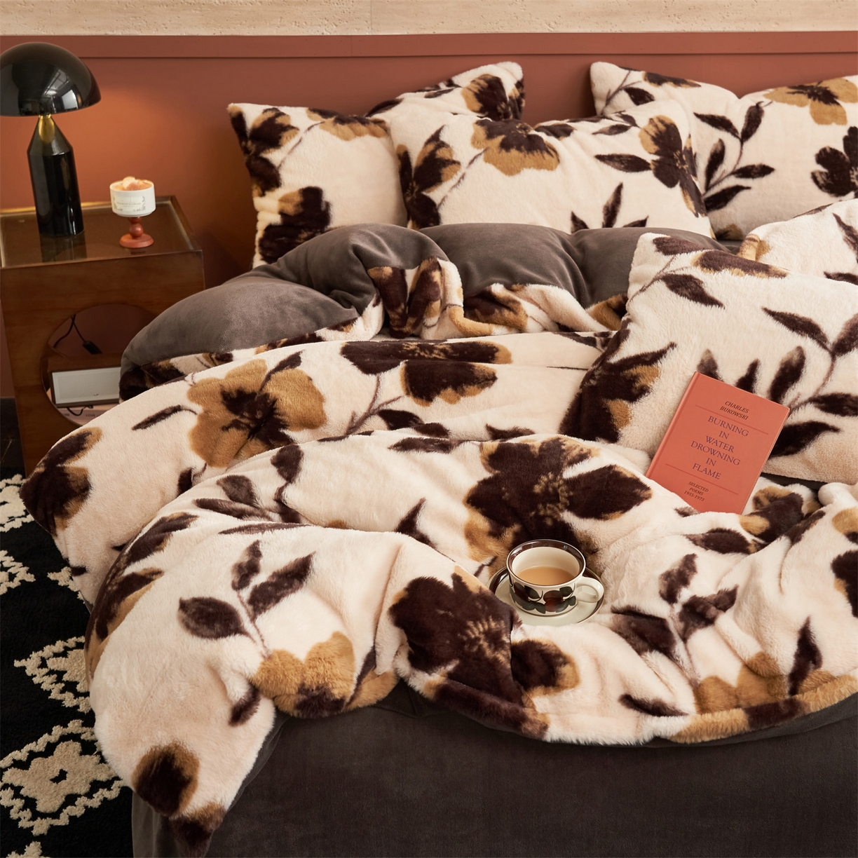 91家纺网 家纺一手货源 找家纺 金鹰 2025新款暖肤兔毛绒四件套牛奶绒四件套 花韵