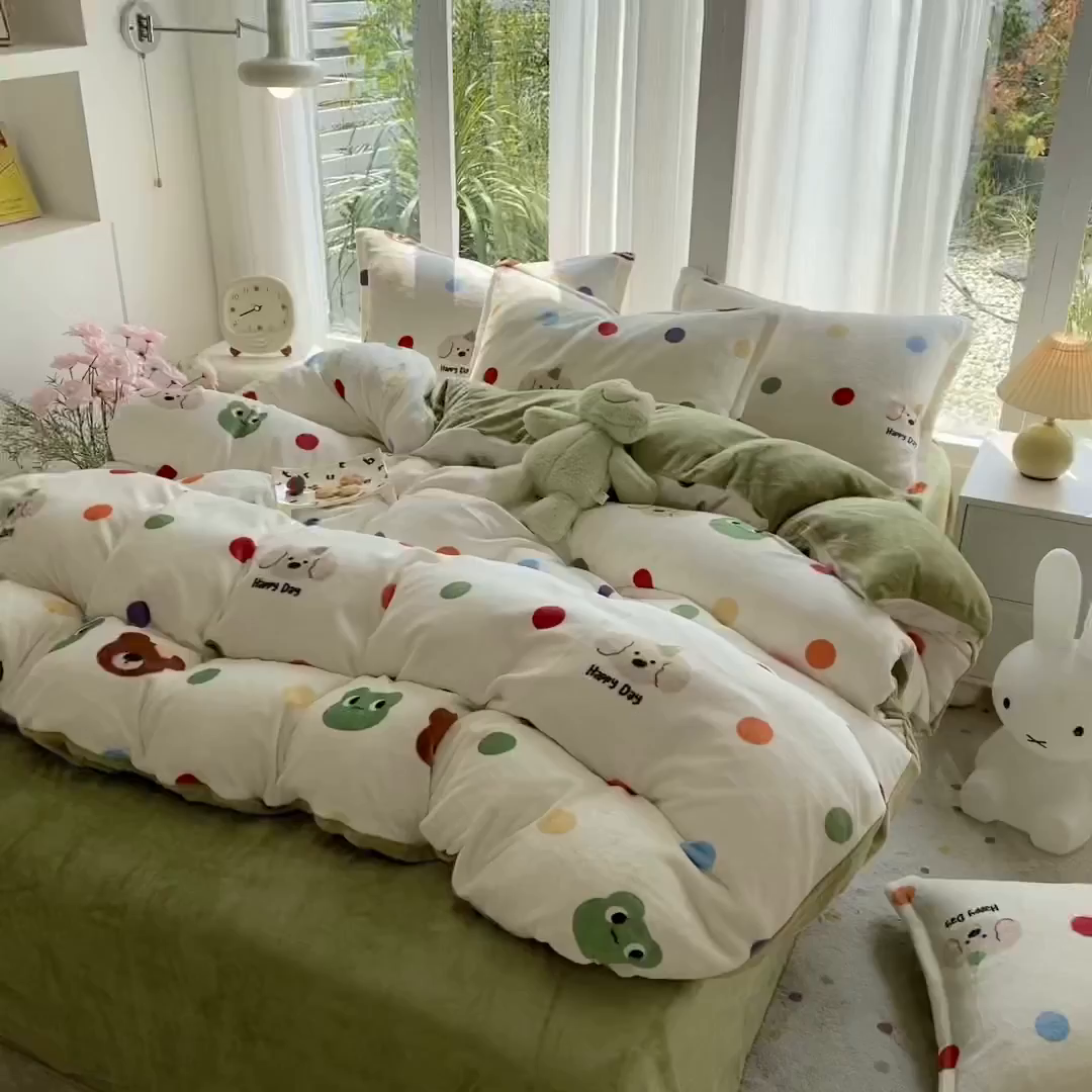 91家纺网 家纺一手货源 找家纺 梵克保罗 2025新款A类高克重牛奶绒印花四件套（包含买家秀） 童年米白