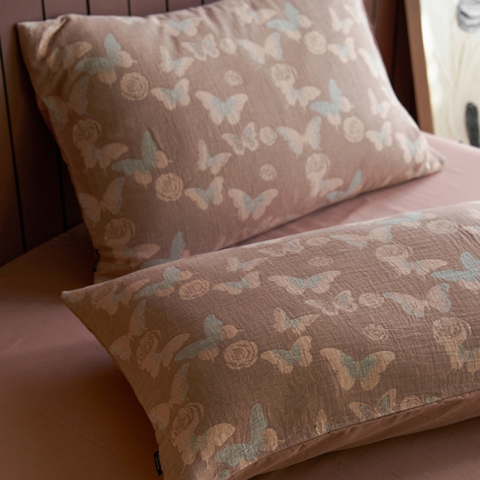 91家纺网 家纺一手货源 找家纺 宜代光年 2025新款彩色色织大提花纱布四件套 蝶舞-咖