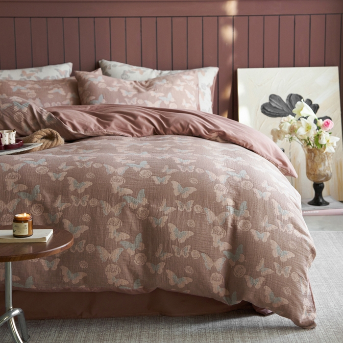 91家纺网 家纺一手货源 找家纺 宜代光年 2025新款彩色色织大提花纱布四件套 蝶舞-咖