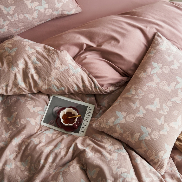 91家纺网 家纺一手货源 找家纺 宜代光年 2025新款彩色色织大提花纱布四件套 蝶舞-咖