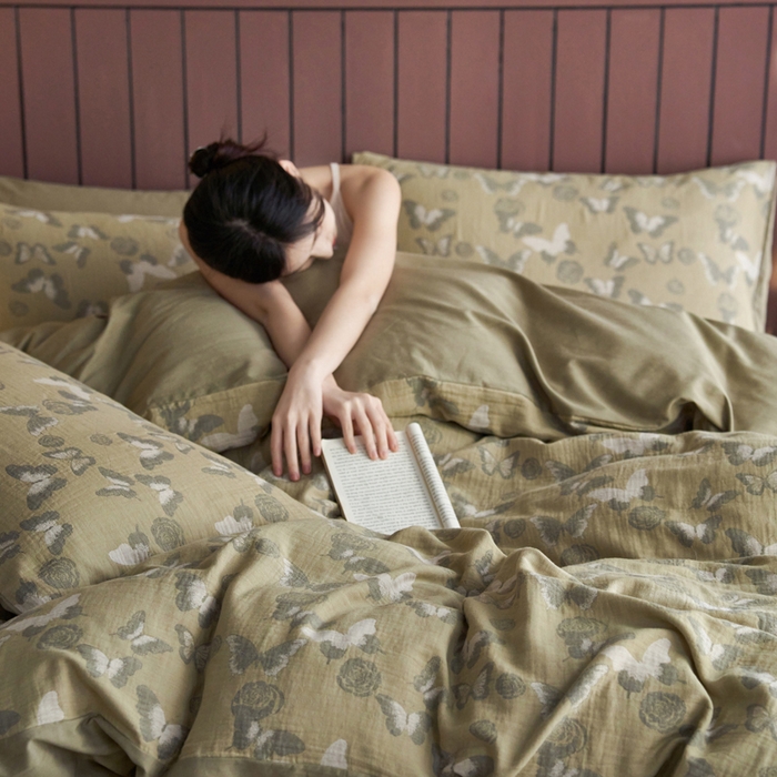 91家纺网 家纺一手货源 找家纺 宜代光年 2025新款彩色色织大提花纱布四件套 蝶舞-绿