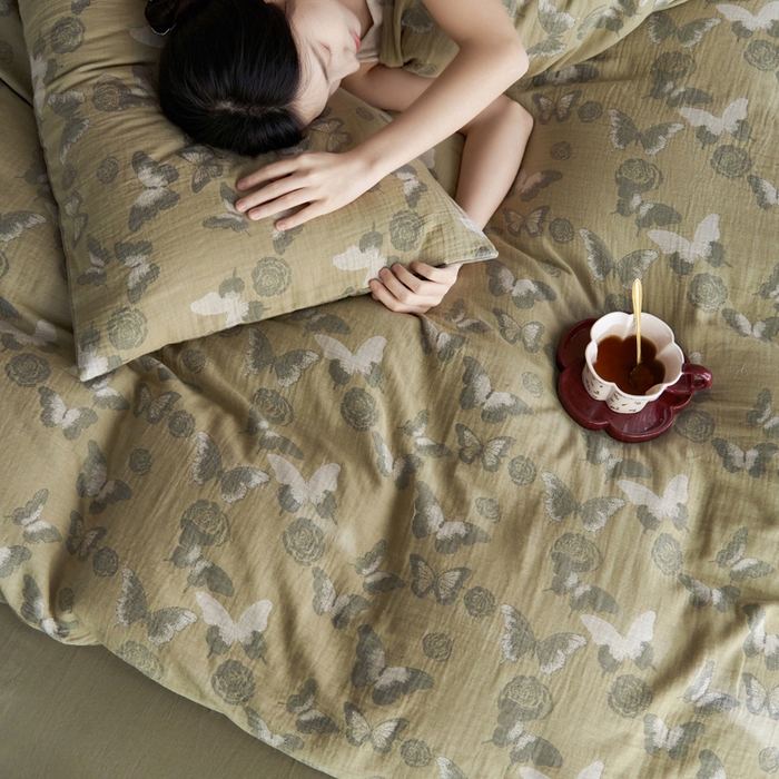 91家纺网 家纺一手货源 找家纺 宜代光年 2025新款彩色色织大提花纱布四件套 蝶舞-绿