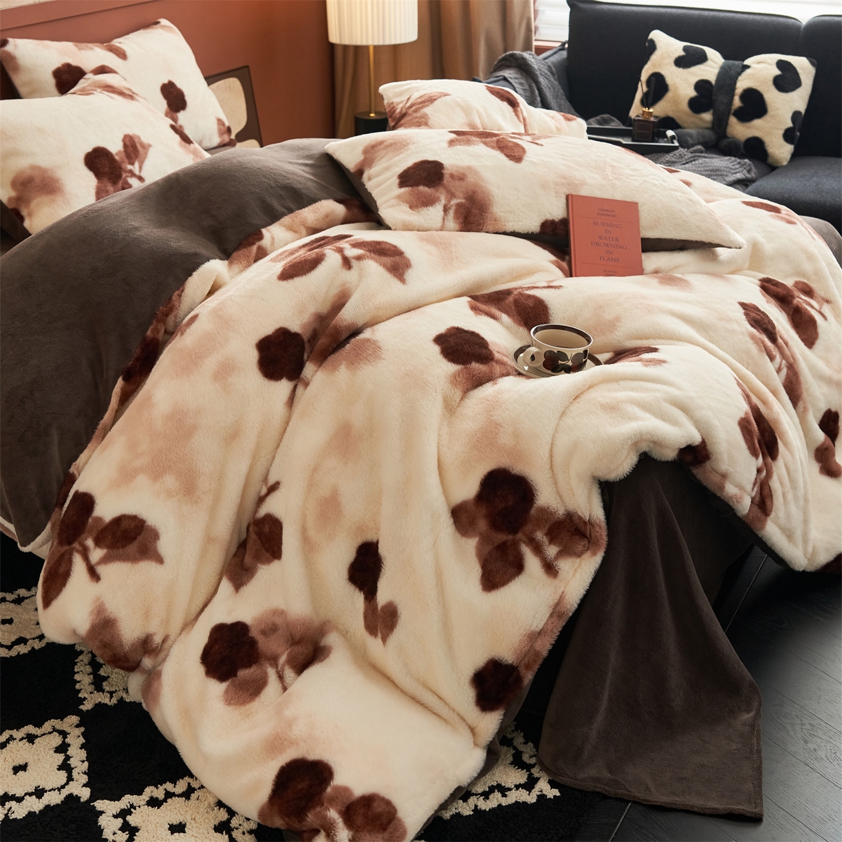 91家纺网 家纺一手货源 找家纺 金鹰 2025新款暖肤兔毛绒四件套牛奶绒四件套 悠悠花语