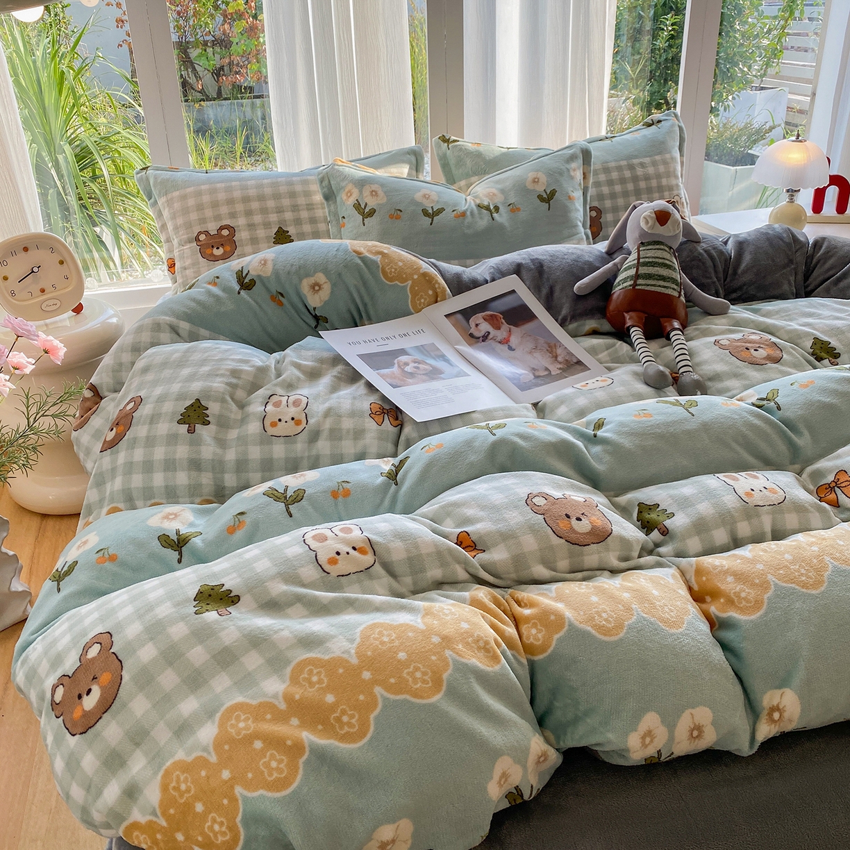 91家纺网 家纺一手货源 找家纺 梵克保罗 2025新款A类高克重牛奶绒印花四件套（包含买家秀） 熊兔花园兰