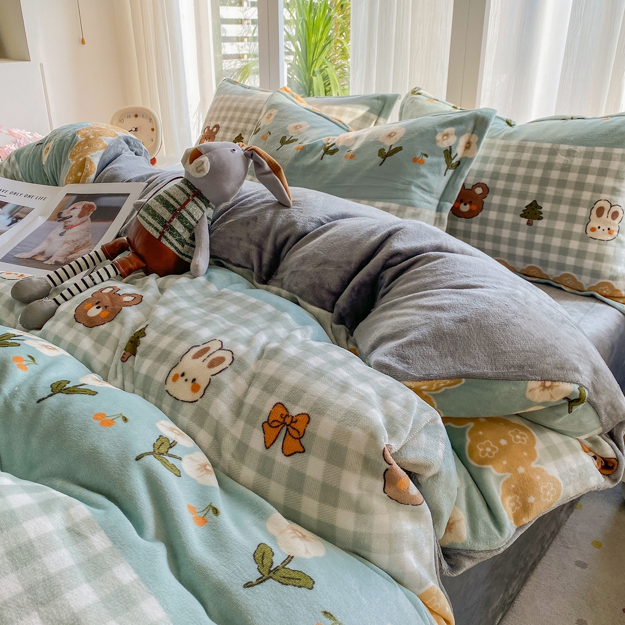 91家纺网 家纺一手货源 找家纺 梵克保罗 2025新款A类高克重牛奶绒印花四件套（包含买家秀） 熊兔花园兰