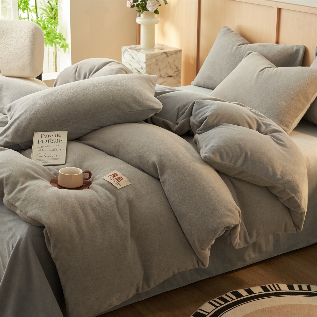 91家纺网 家纺一手货源 找家纺 金鹰 2025新款羊驼绒牛奶绒四件套加厚保暖绒套件被套 羊驼绒-浅灰