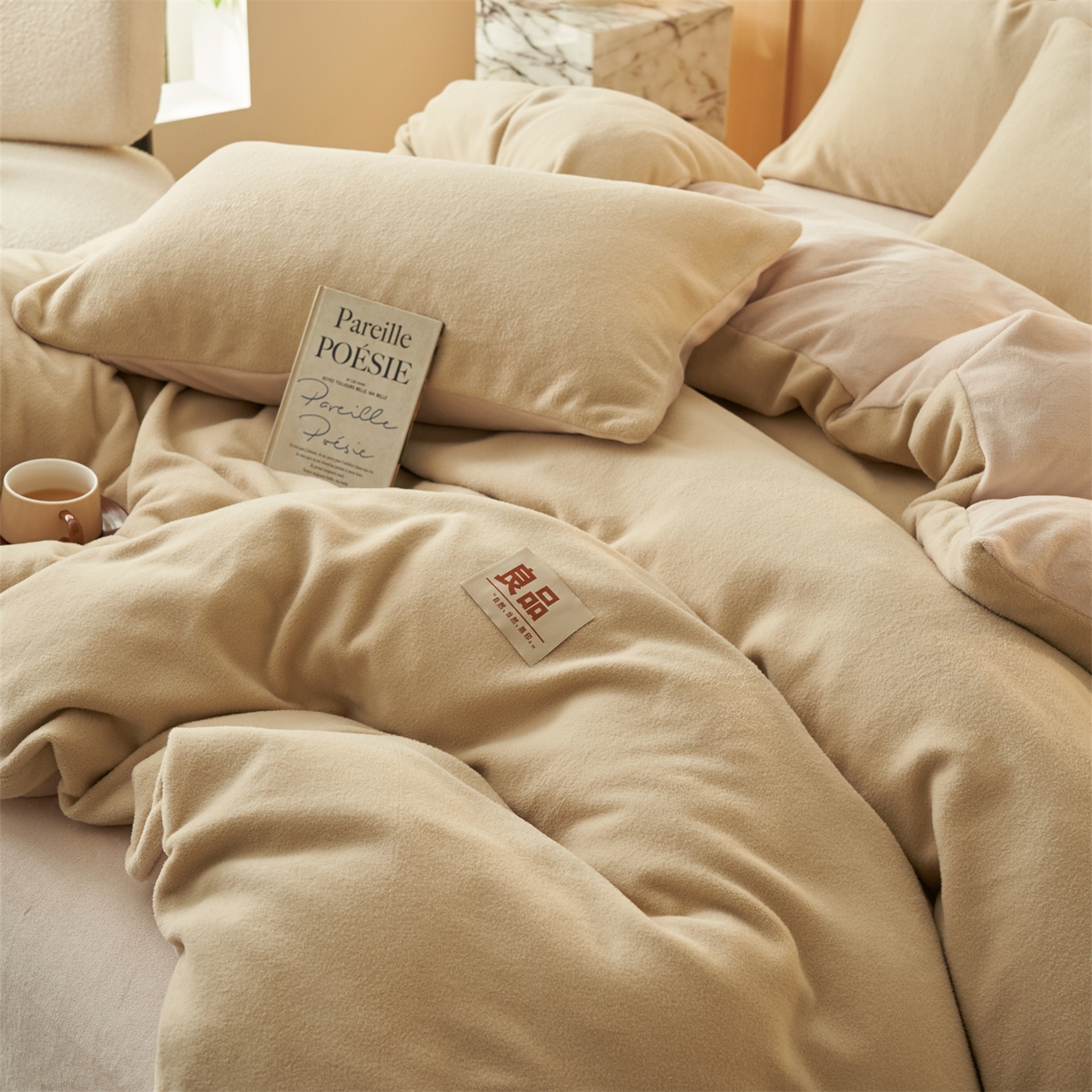 91家纺网 家纺一手货源 找家纺 金鹰 2025新款羊驼绒牛奶绒四件套加厚保暖绒套件被套 羊驼绒-驼色