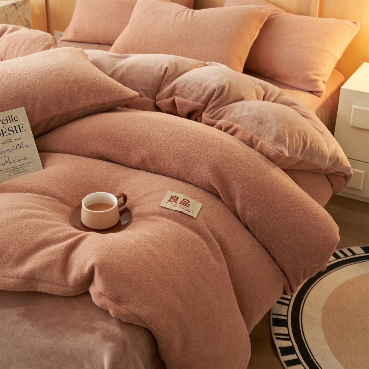 91家纺网 家纺一手货源 找家纺 金鹰 2025新款羊驼绒牛奶绒四件套加厚保暖绒套件被套 羊驼绒-焦糖