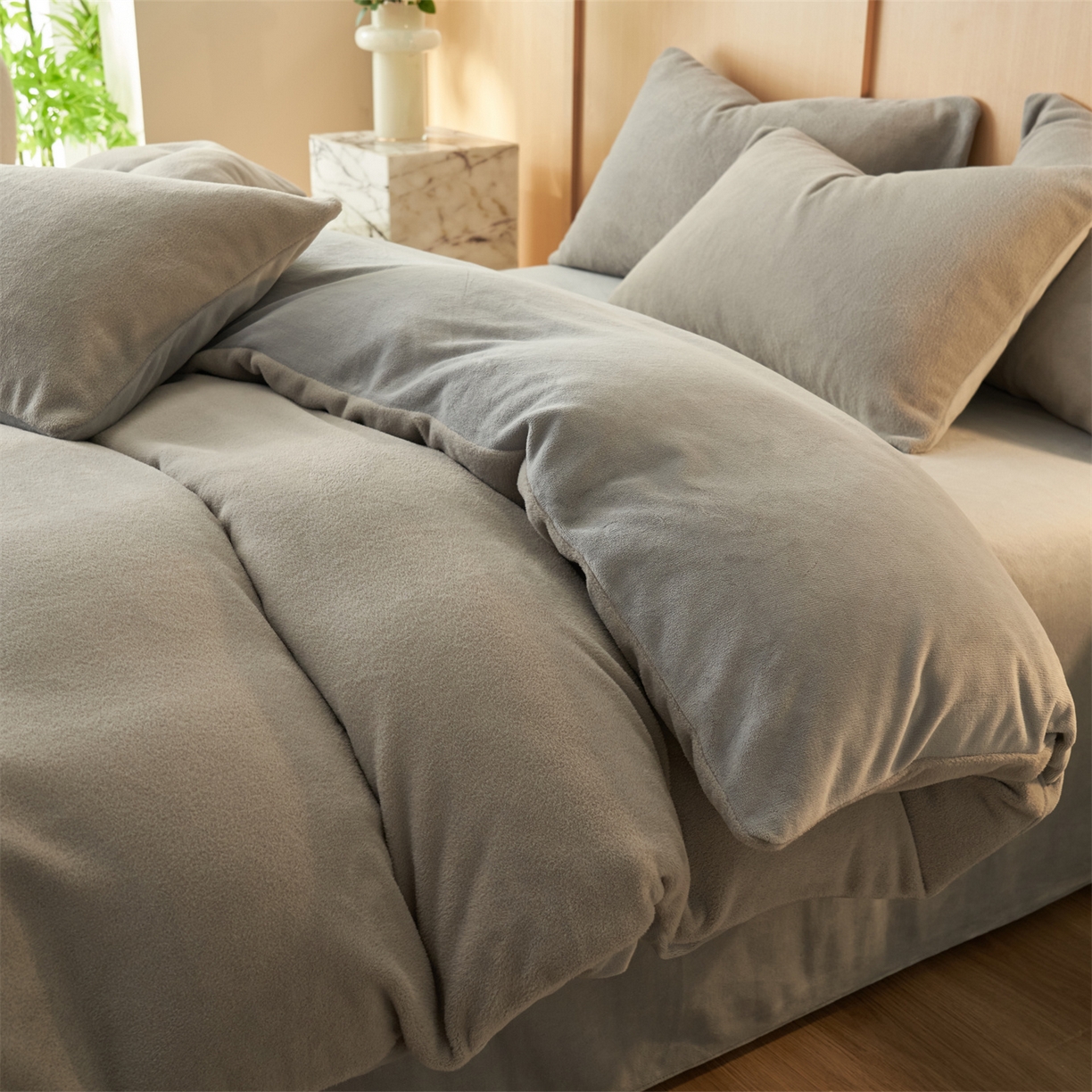 91家纺网 家纺一手货源 找家纺 金鹰 2025新款羊驼绒牛奶绒四件套加厚保暖绒套件被套 羊驼绒-浅灰