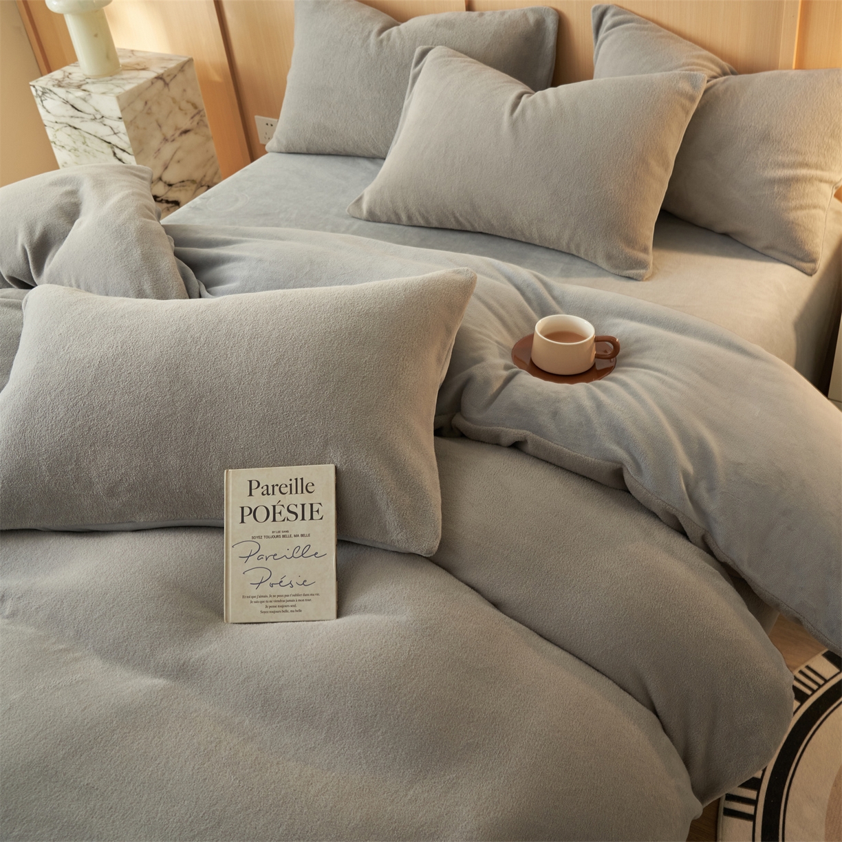 91家纺网 家纺一手货源 找家纺 金鹰 2025新款羊驼绒牛奶绒四件套加厚保暖绒套件被套 羊驼绒-浅灰