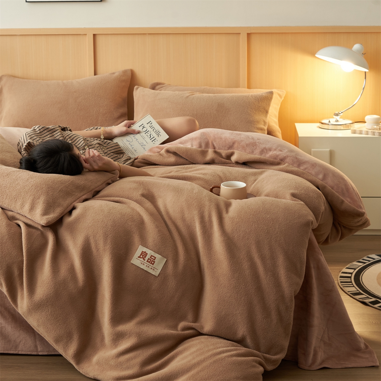 91家纺网 家纺一手货源 找家纺 金鹰 2025新款羊驼绒牛奶绒四件套加厚保暖绒套件被套 羊驼绒-咖啡