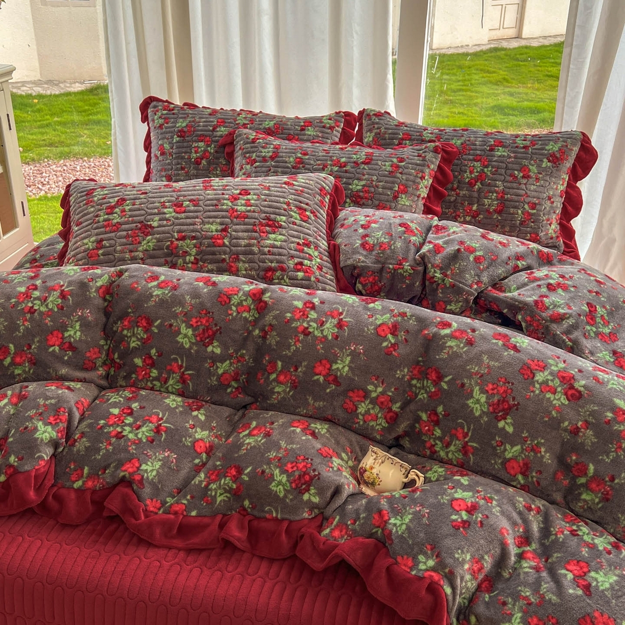 91家纺网 家纺一手货源 找家纺 （总）美梦家纺 2025新款花边牛奶绒床盖四件套