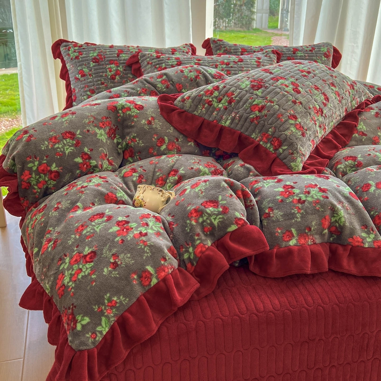 91家纺网 家纺一手货源 找家纺 （总）美梦家纺 2025新款花边牛奶绒床盖四件套