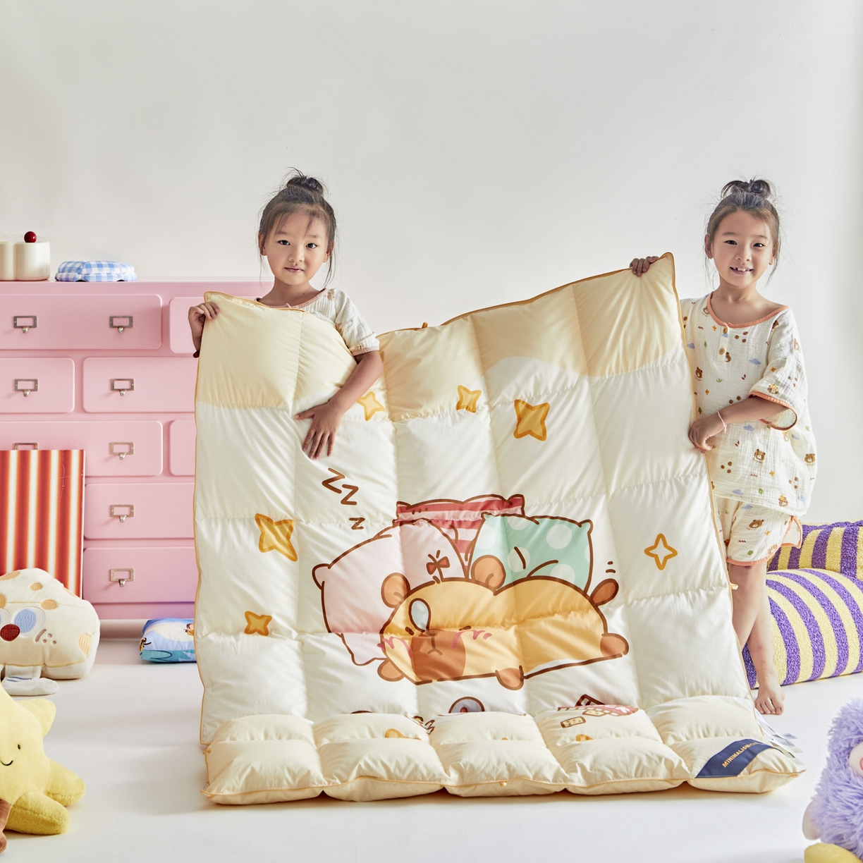 91家纺网 家纺一手货源 找家纺 暖羽屋羽绒馆 2025新款真抗菌防螨95白鸭绒儿童学生被芯羽绒被冬被婴幼儿园小被子被子被芯 放假的快乐