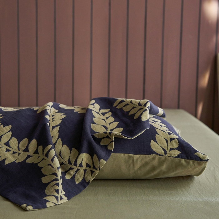 91家纺网 家纺一手货源 找家纺 宜代光年 2025新款彩色色织大提花纱布四件套 南洛枝