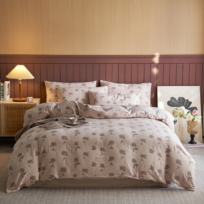 91家纺网 家纺一手货源 找家纺 宜代光年 2025新款彩色色织大提花纱布四件套 绮梦花间