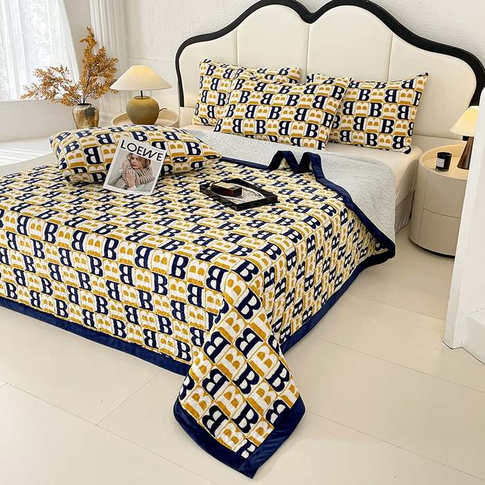 91家纺网 家纺一手货源 找家纺 大渔生活 2025新款高克重牛奶绒夹棉床盖单床盖床盖单件 剑桥