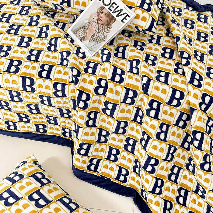 91家纺网 家纺一手货源 找家纺 大渔生活 2025新款高克重牛奶绒夹棉床盖单床盖床盖单件 剑桥