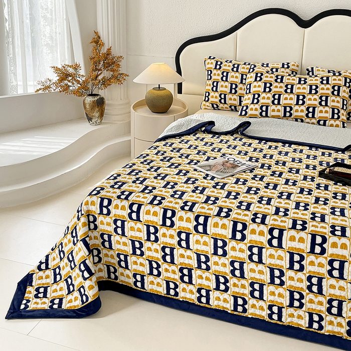 91家纺网 家纺一手货源 找家纺 大渔生活 2025新款高克重牛奶绒夹棉床盖单床盖床盖单件 剑桥