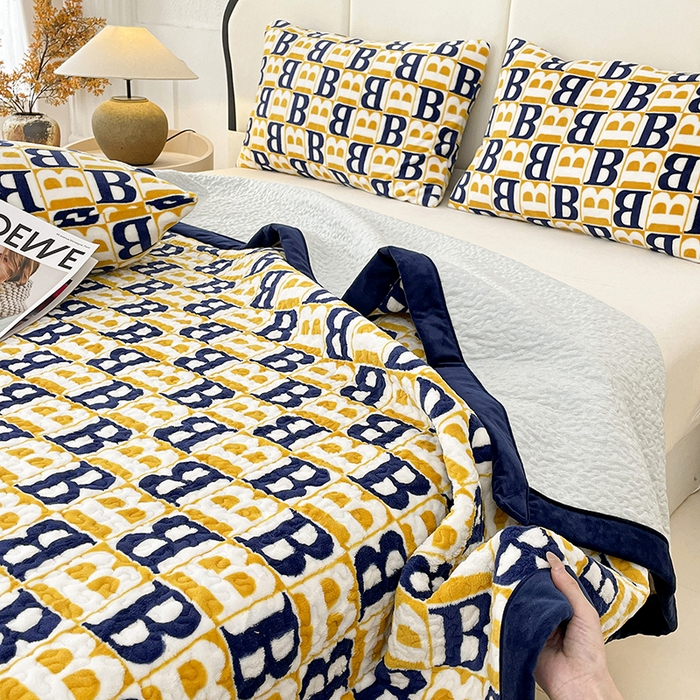 91家纺网 家纺一手货源 找家纺 大渔生活 2025新款高克重牛奶绒夹棉床盖单床盖床盖单件 剑桥