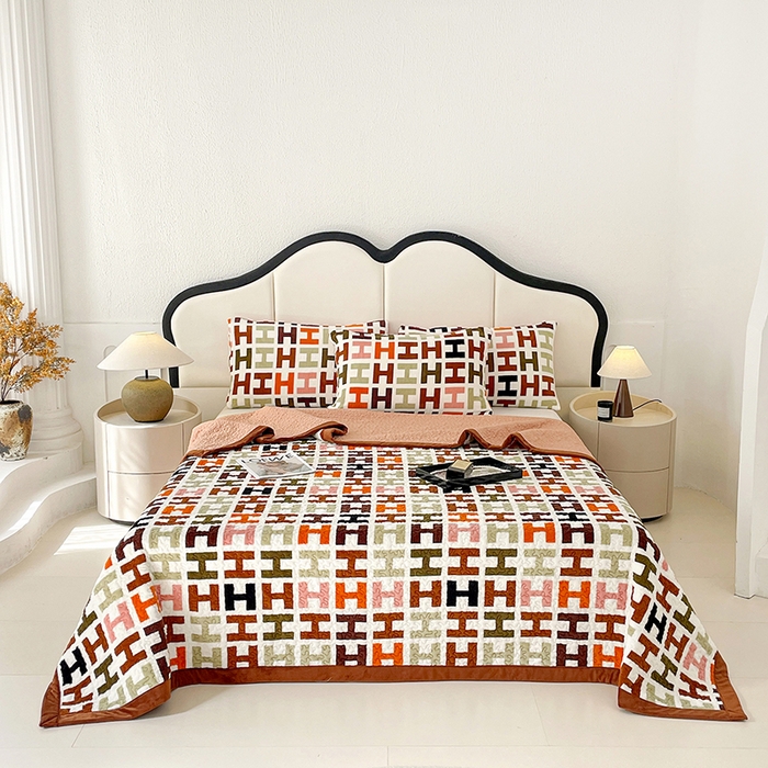 大渔生活 2025新款高克重牛奶绒夹棉床盖单床盖床盖单件 爱马仕