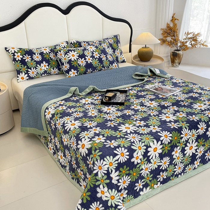 91家纺网 家纺一手货源 找家纺 大渔生活 2025新款高克重牛奶绒夹棉床盖单床盖床盖单件 秘密庄园