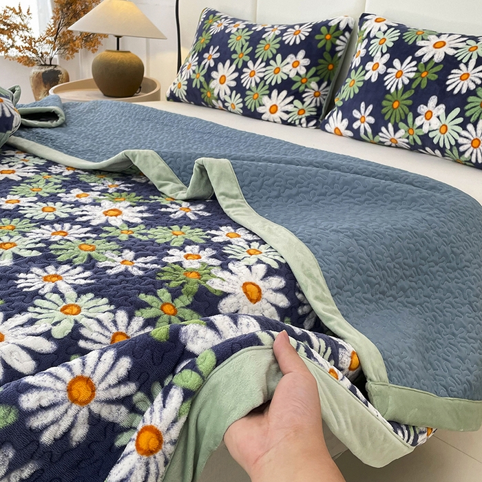 91家纺网 家纺一手货源 找家纺 大渔生活 2025新款高克重牛奶绒夹棉床盖单床盖床盖单件 秘密庄园