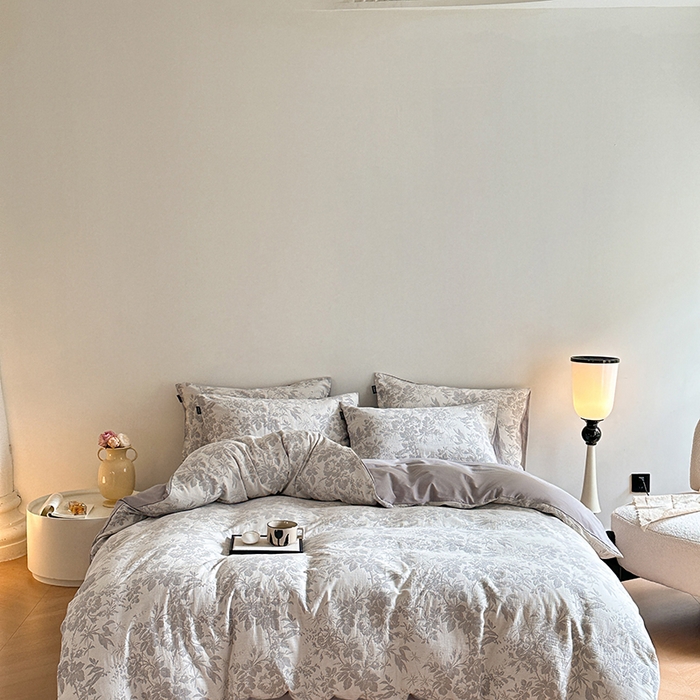 91家纺网 家纺一手货源 找家纺 宜代光年 2025新款60S水洗棉单被套 繁花-灰