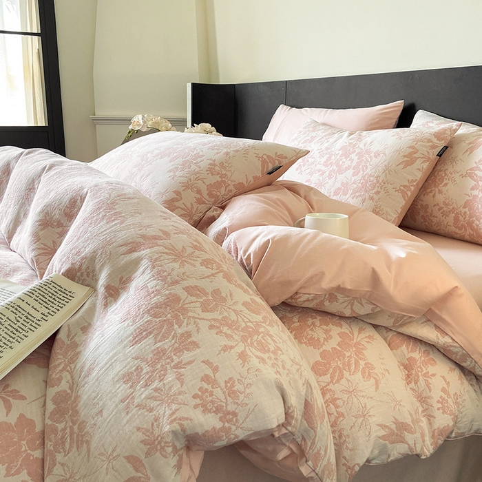 91家纺网 家纺一手货源 找家纺 宜代光年 2025新款60S水洗棉单被套 繁花-粉