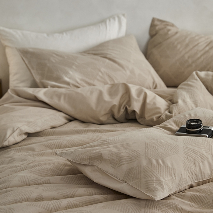 91家纺网 家纺一手货源 找家纺 宜代光年 2025新款60S水洗棉单被套 卡曼