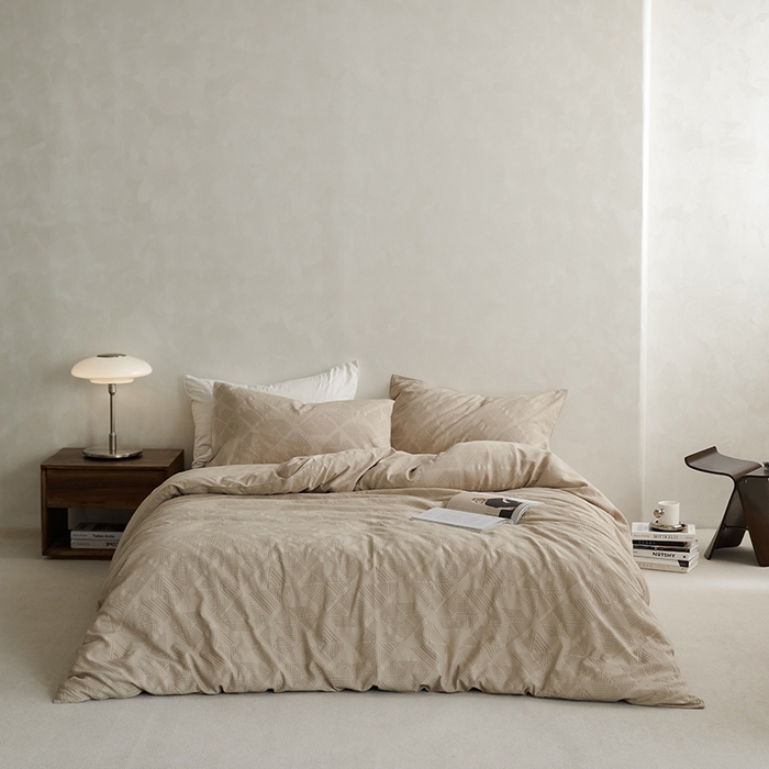 91家纺网 家纺一手货源 找家纺 宜代光年 2025新款60S水洗棉单被套 卡曼