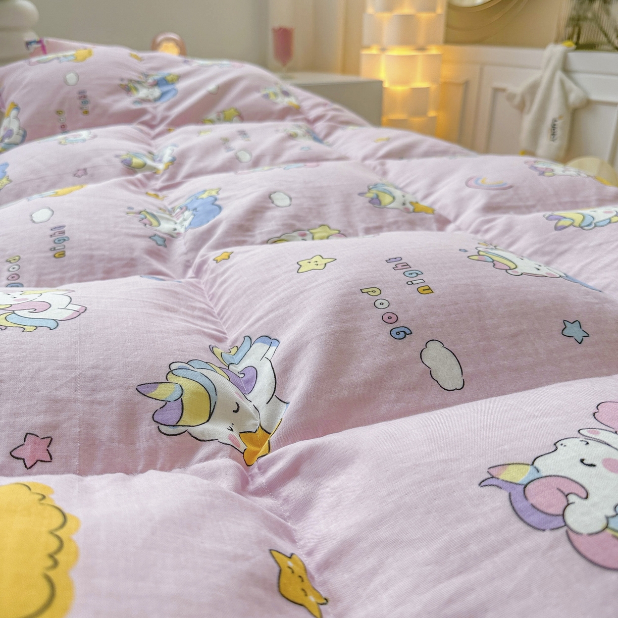 91家纺网 家纺一手货源 找家纺 暖羽屋羽绒馆 2025新款95白鸭绒被芯A类被子儿童羽绒被学生婴幼儿园小被芯 星空独角兽