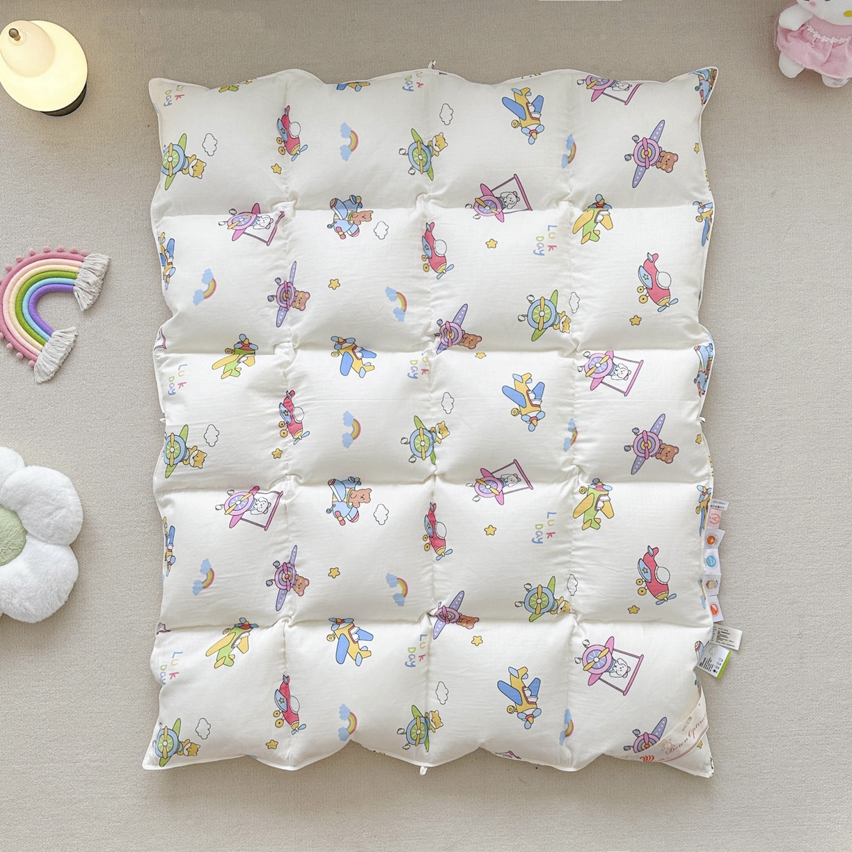 91家纺网 家纺一手货源 找家纺 暖羽屋羽绒馆 2025新款95白鸭绒被芯A类被子儿童羽绒被学生婴幼儿园小被芯 自由飞翔