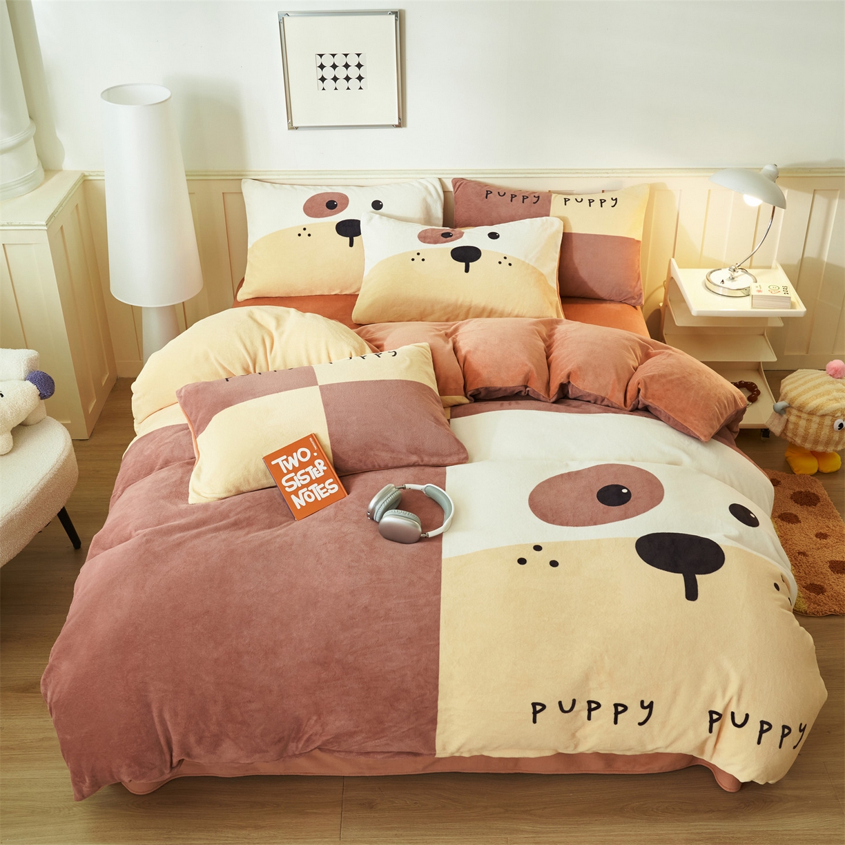 91家纺网 家纺一手货源 找家纺 金鹰 202新款A类数码印花卡通牛奶绒四件套 皮皮狗