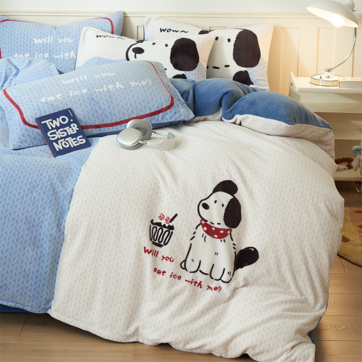 91家纺网 家纺一手货源 找家纺 金鹰 202新款A类数码印花卡通牛奶绒四件套 奶油小狗