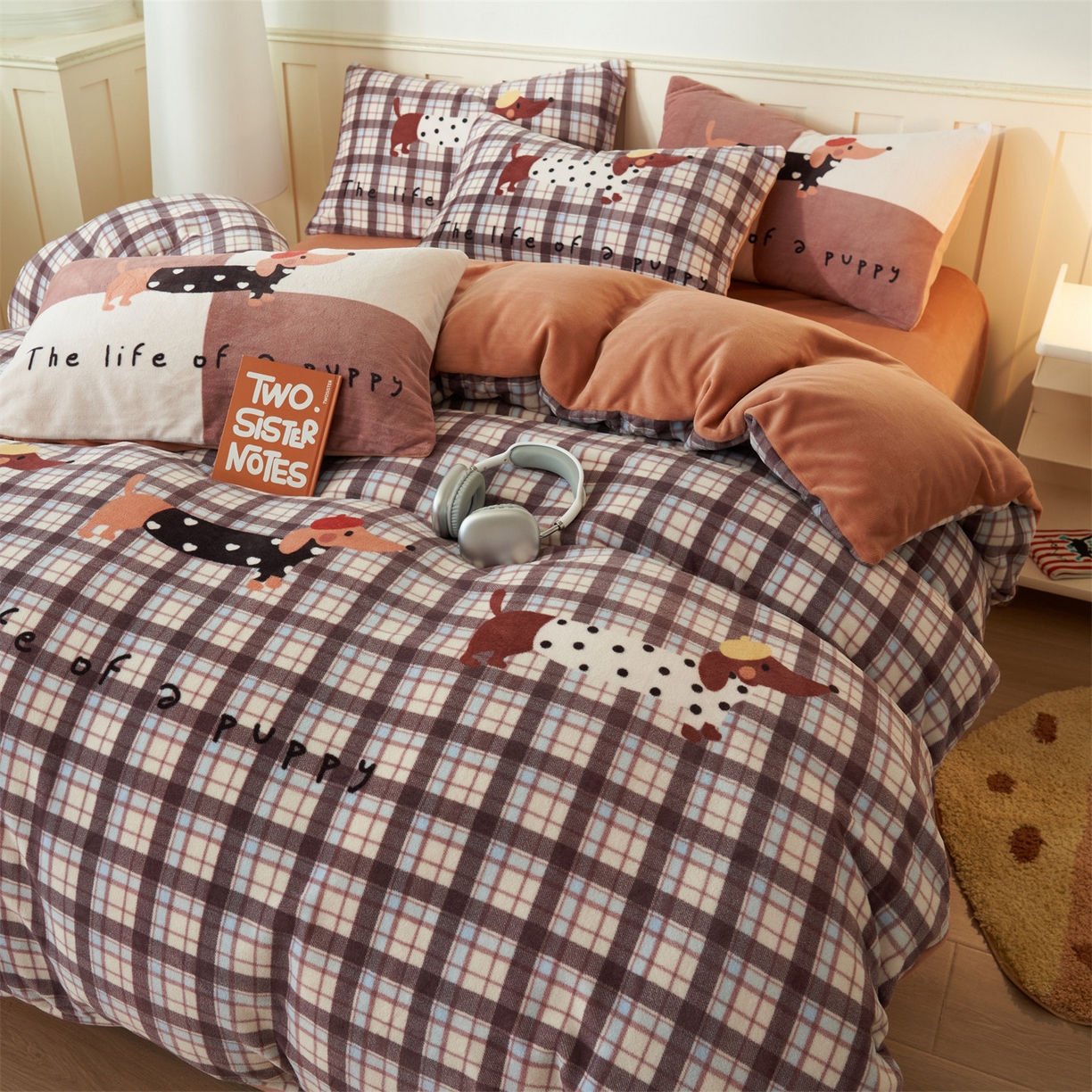 91家纺网 家纺一手货源 找家纺 金鹰 202新款A类数码印花卡通牛奶绒四件套 腊肠狗