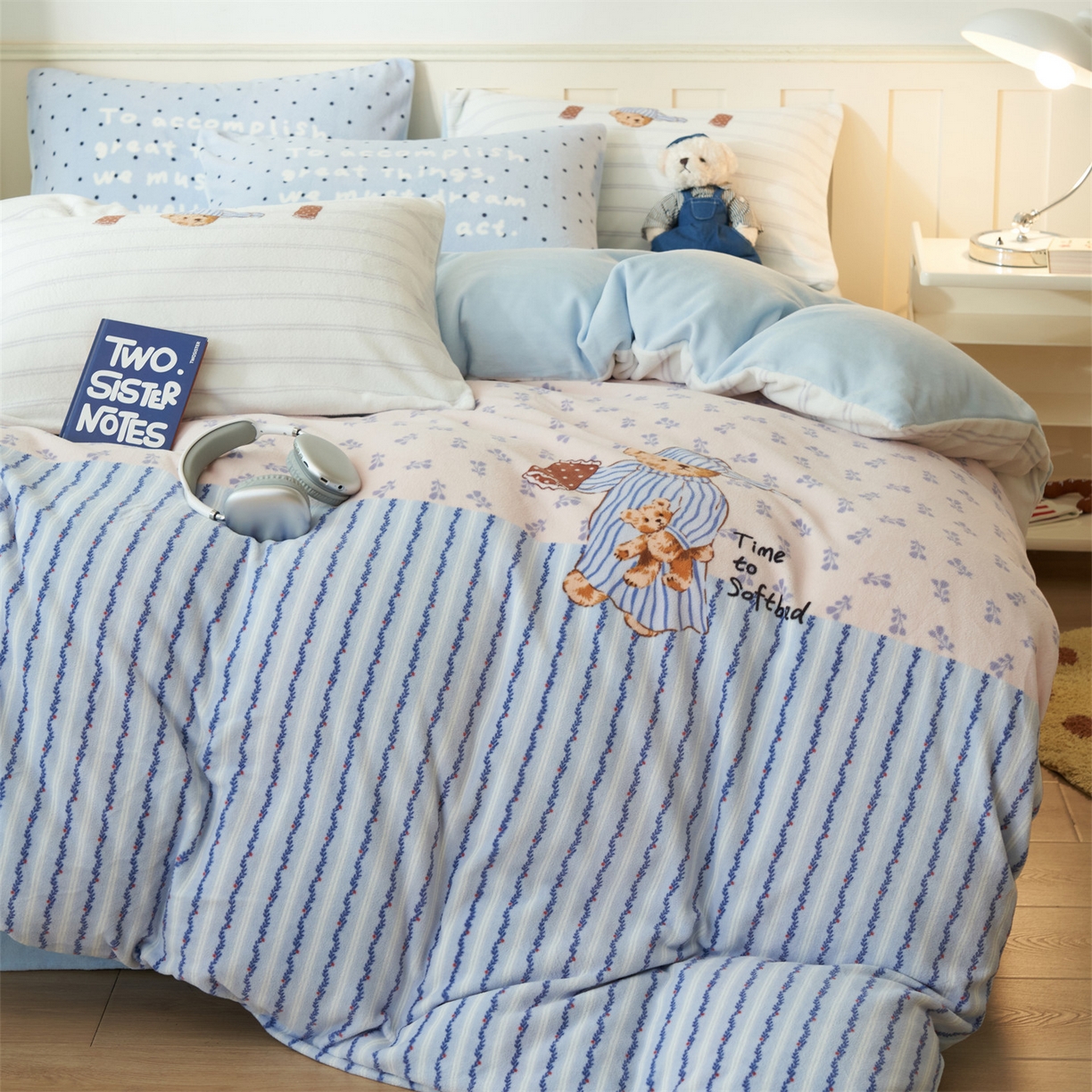 91家纺网 家纺一手货源 找家纺 金鹰 202新款A类数码印花卡通牛奶绒四件套 泰迪熊