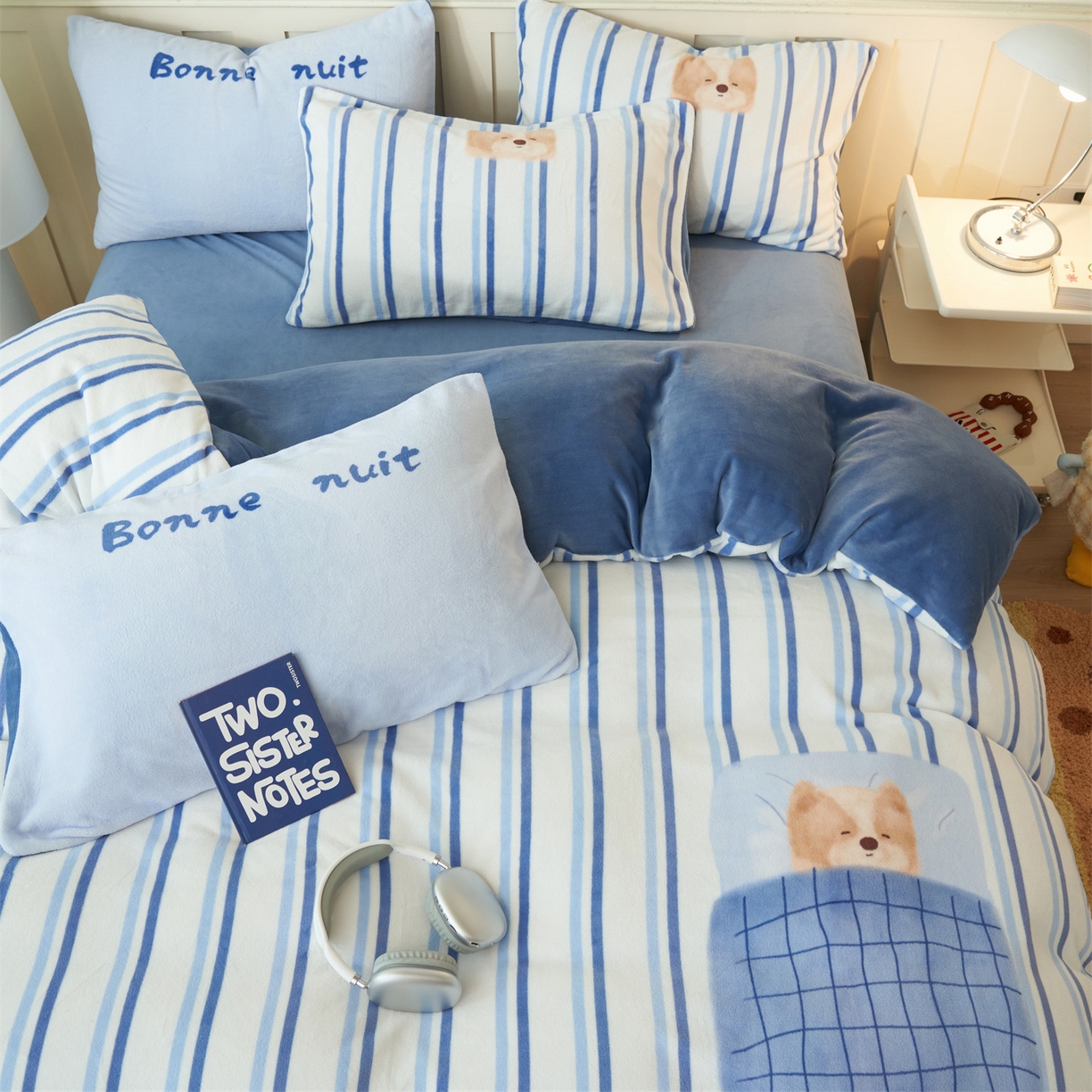 91家纺网 家纺一手货源 找家纺 金鹰 202新款A类数码印花卡通牛奶绒四件套 晚安