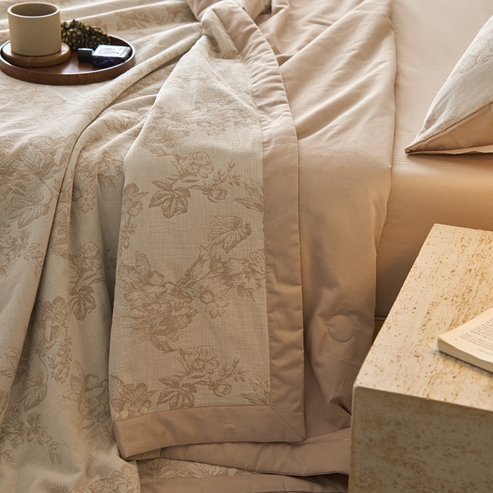 91家纺网 家纺一手货源 找家纺 （总）宜代光年 2025新款60s水洗棉全棉提花夏被