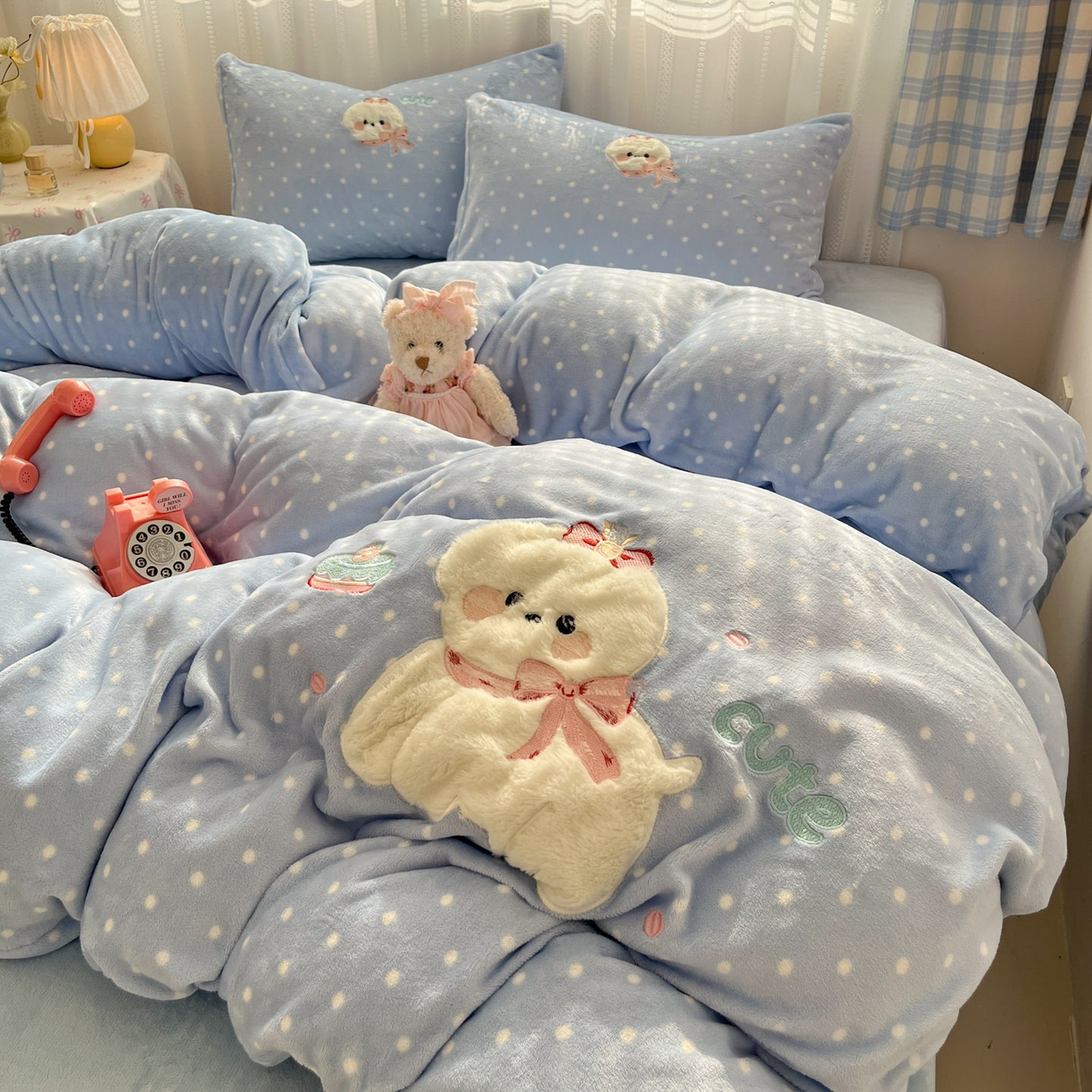 91家纺网 家纺一手货源 找家纺 红嘴企鹅 2025新款精致贴布绣牛奶绒四件套 Cute狗-蓝