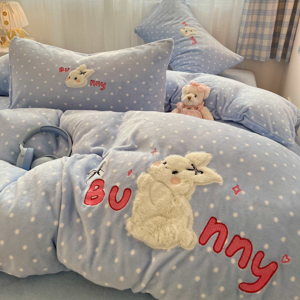 91家纺网 家纺一手货源 找家纺 红嘴企鹅 2025新款精致贴布绣牛奶绒四件套 Bunny兔-蓝