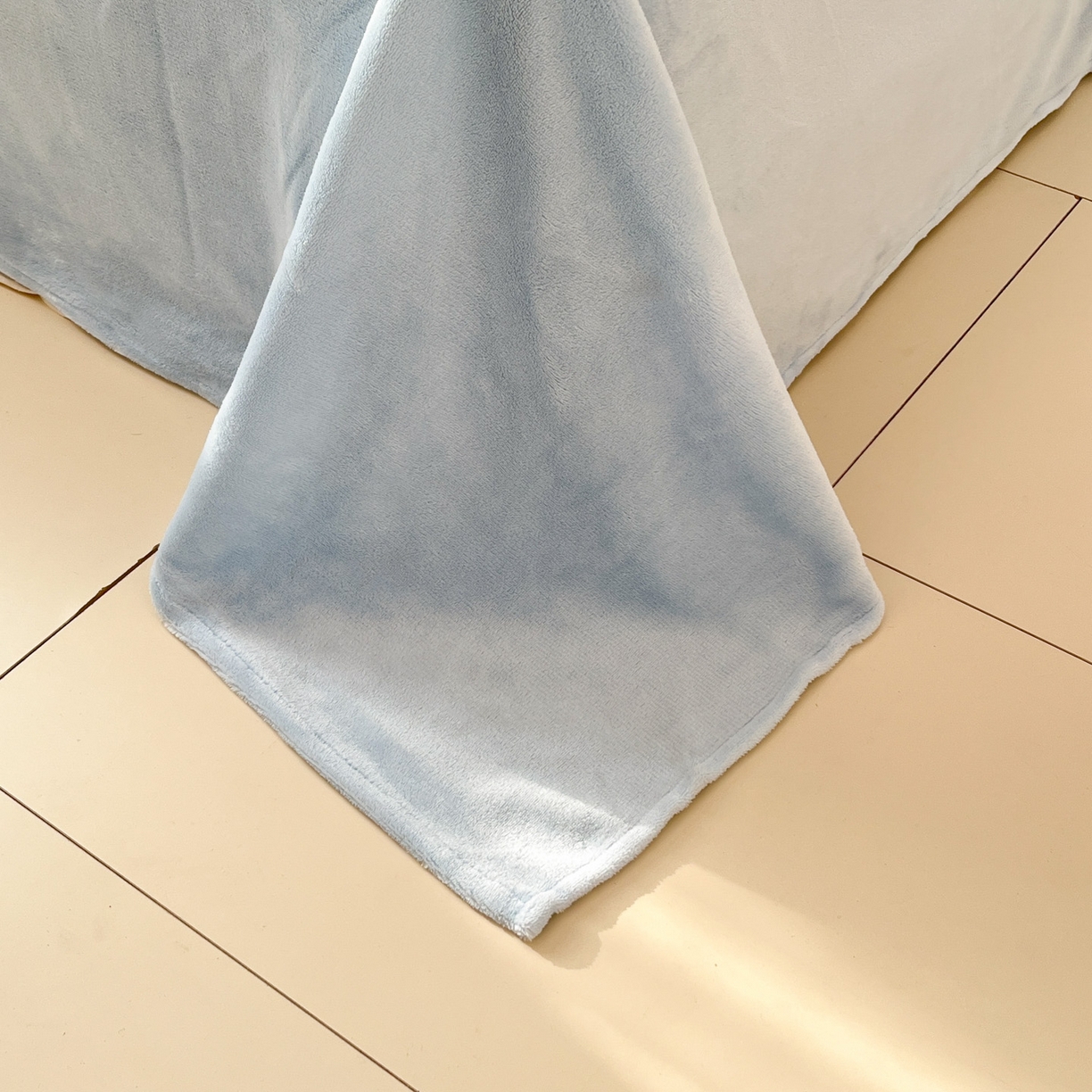 91家纺网 家纺一手货源 找家纺 红嘴企鹅 2025新款精致贴布绣牛奶绒四件套 Bunny兔-蓝