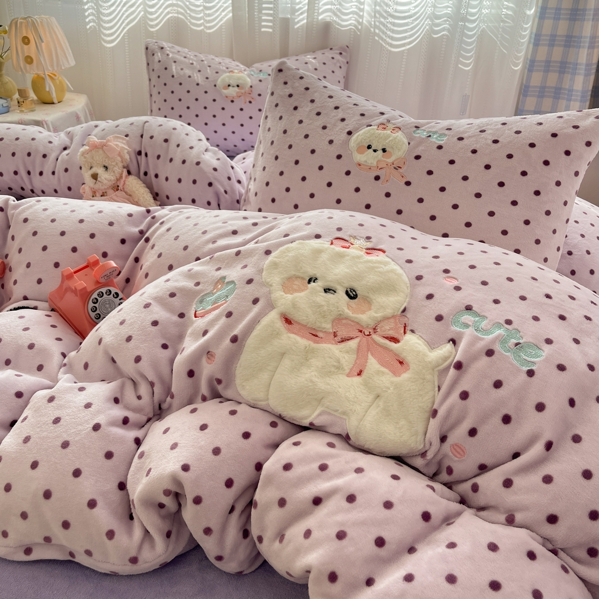 91家纺网 家纺一手货源 找家纺 红嘴企鹅 2025新款精致贴布绣牛奶绒四件套 Cute狗-紫