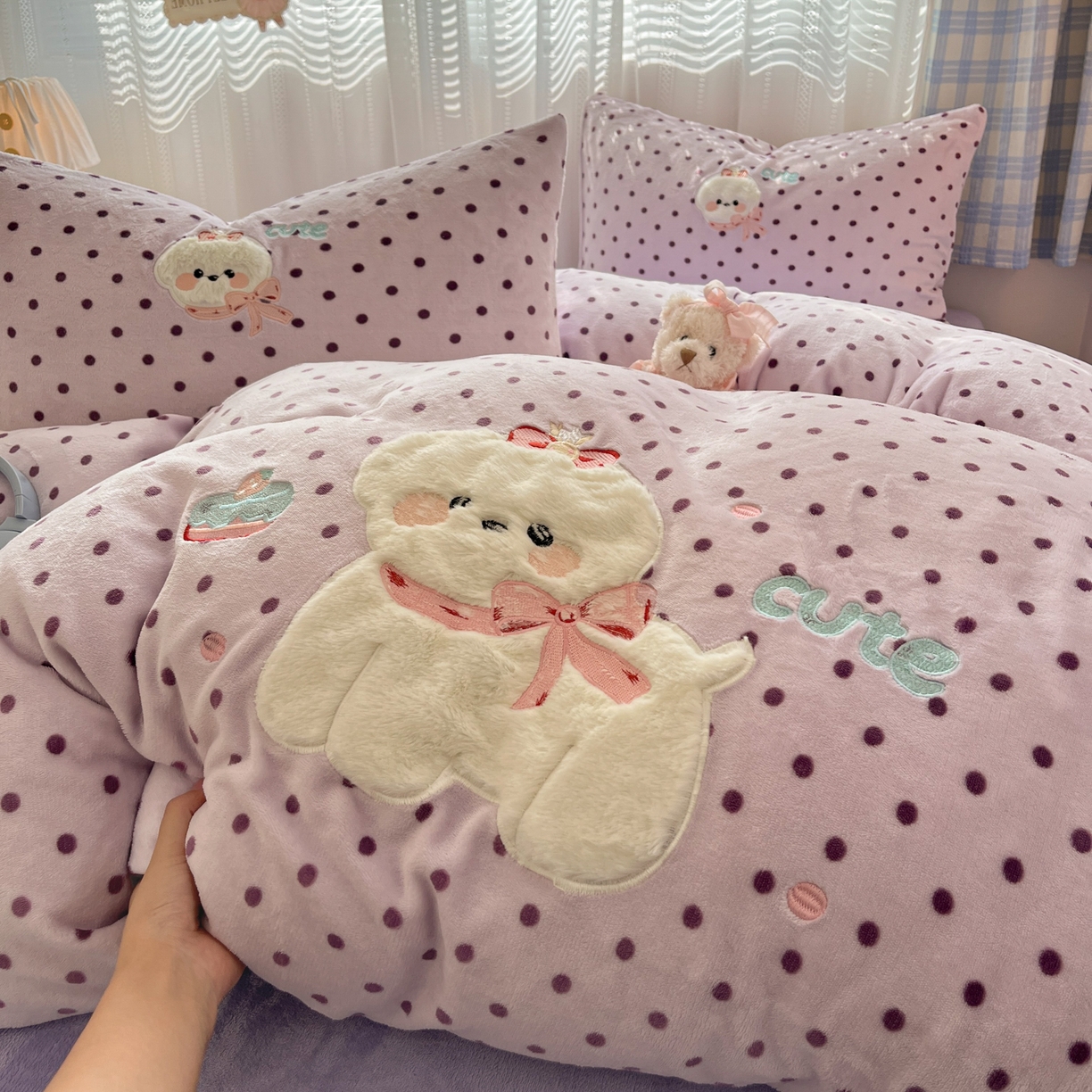 91家纺网 家纺一手货源 找家纺 红嘴企鹅 2025新款精致贴布绣牛奶绒四件套 Cute狗-紫