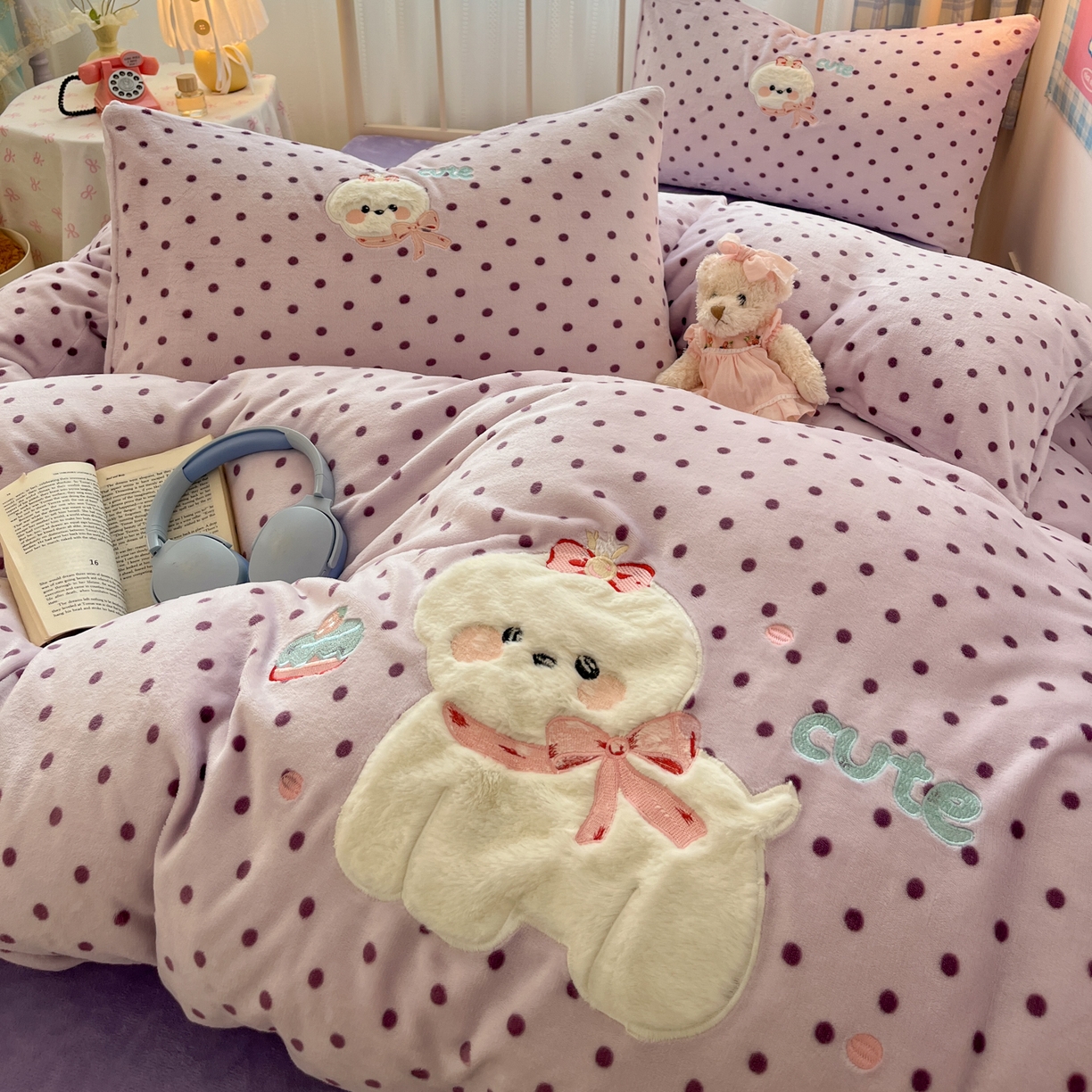 91家纺网 家纺一手货源 找家纺 红嘴企鹅 2025新款精致贴布绣牛奶绒四件套 Cute狗-紫